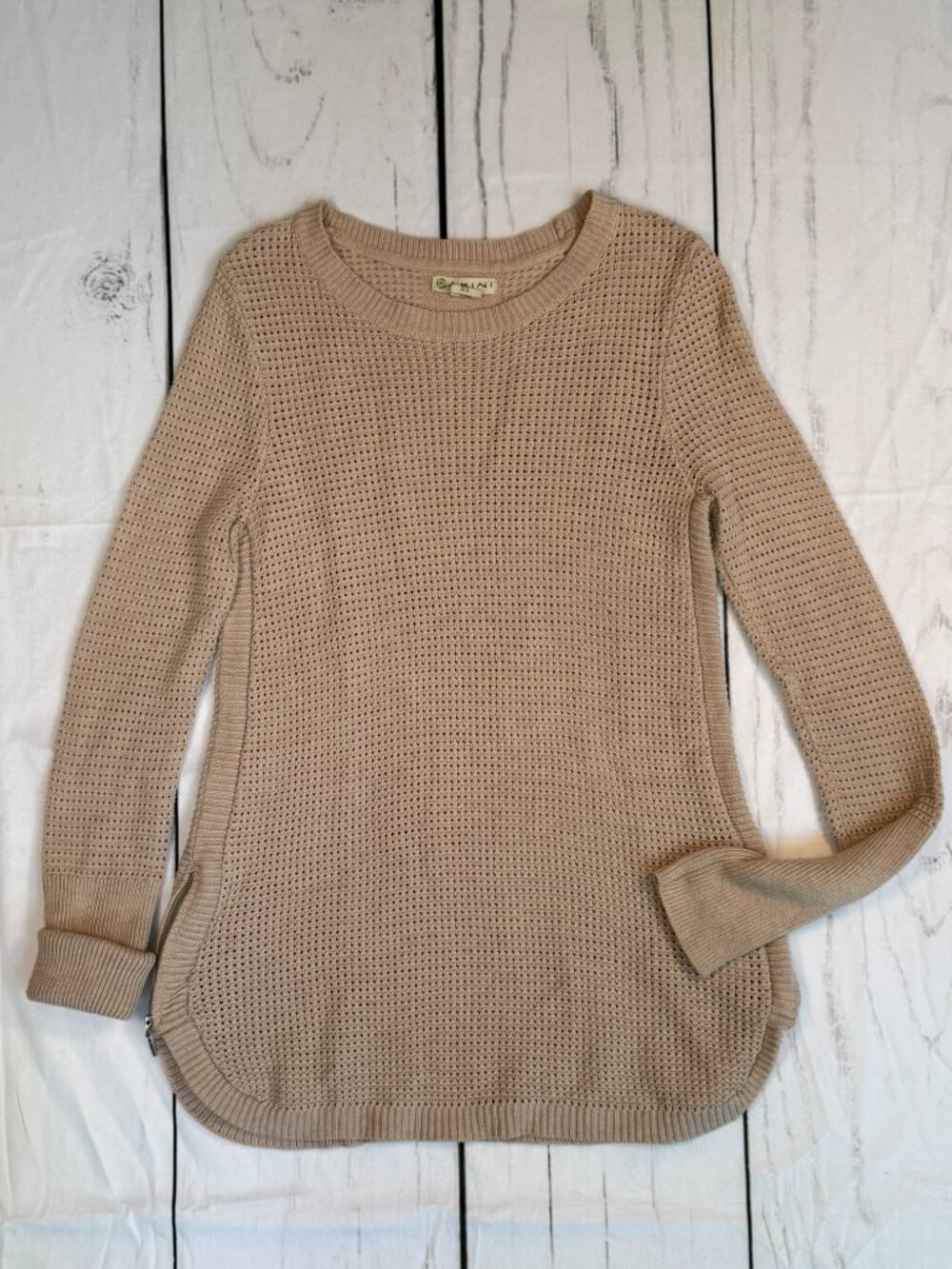 Akini Beige Waffle Knit Tunic Sweater Side Zips Medium Neutral Cozy Fall